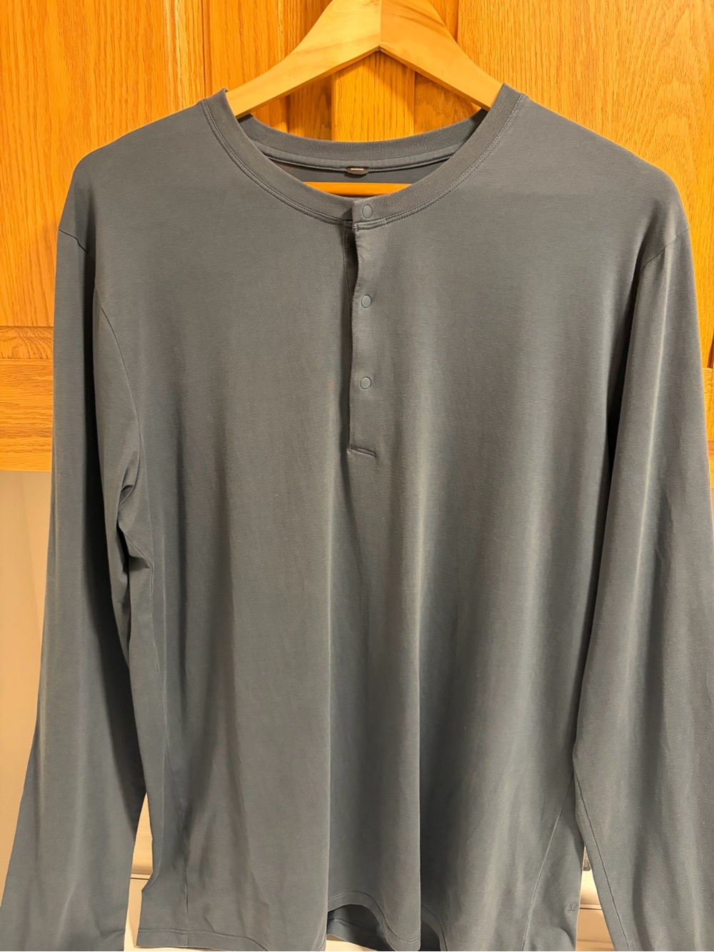 Lululemon men’s the fundamental long sleeve henley iron blue large